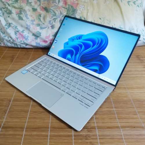 Asus U4300F