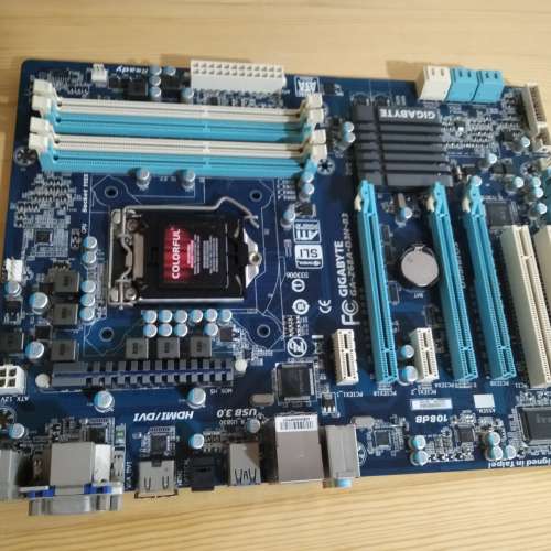 GIGABYTE Z68A-D3H B3底板連背板 (運作正常)