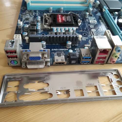 GIGABYTE Z68A-D3H B3底板連背板 (運作正常)