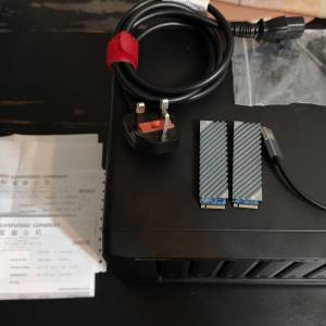 Synology DS1621+連原廠2條400GB M2 SSD