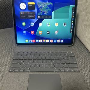 iPad Pro 2021 12.9&rdquo; M1 128gb WiFi版 + Apple Pencil 2 + Logitech Keyboard