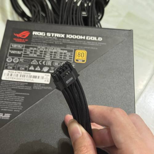 行貨 ASUS ROG STRIX 1000W 金牛 有pcie5.0 16pin