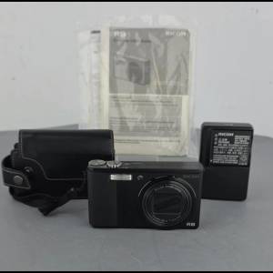RICOH r8