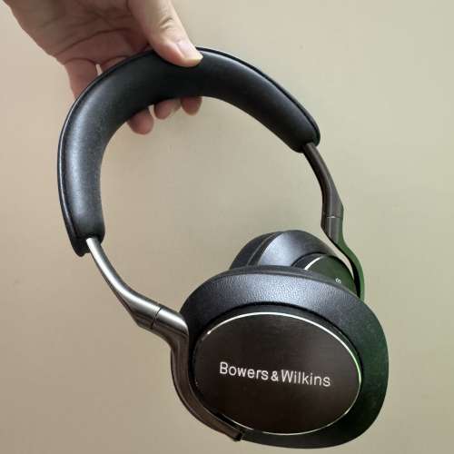 BOWERS & WILKINS PX8耳機 平放！