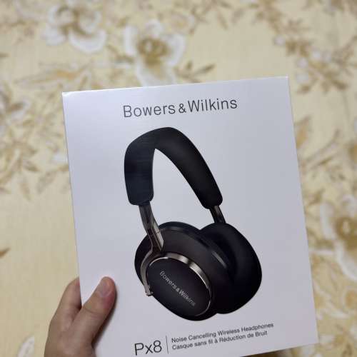 BOWERS & WILKINS PX8耳機 平放！