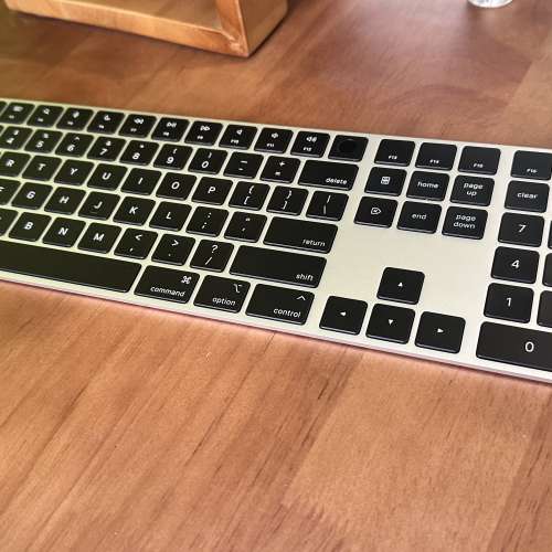 Macbook Air 13" 2025 M4 16GB Ram 256GB (option 連Magic Keyboard with Touch ID...
