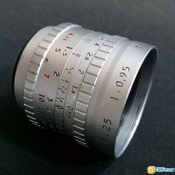 Angenieux 25mm F0.95  made in france C mount. No:1299520