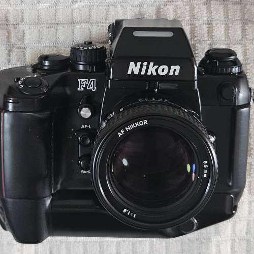 Nikon F4連 KIKKOR AF85 1.8