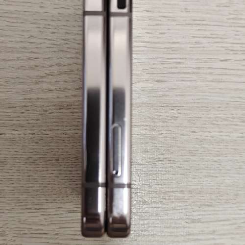 95%新，粉色samsung flip 5 256Gb