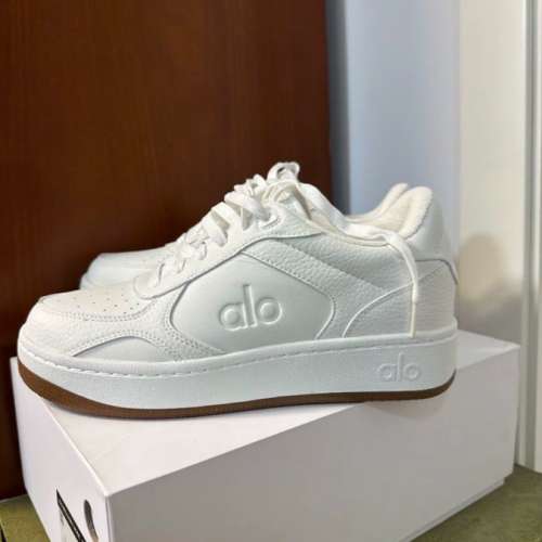 alo yoga recovery mode sneaker 奶白焦糖生膠底natural white gum 休閒厚底運動鞋⁠