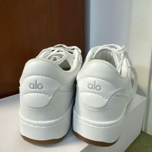 alo yoga recovery mode sneaker 奶白焦糖生膠底natural white gum 休閒厚底運動鞋⁠