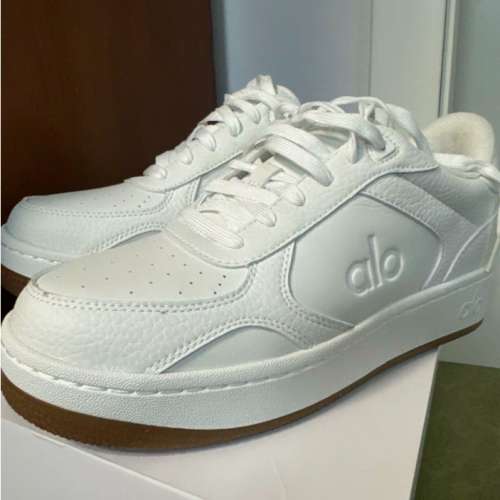 alo yoga recovery mode sneaker 奶白焦糖生膠底natural white gum 休閒厚底運動鞋⁠
