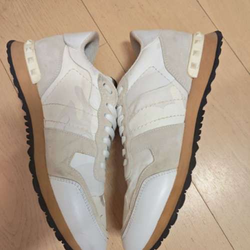 Valentino rockrunner