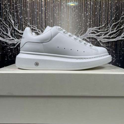 Alexander Mcqueen Oversized 麥坤 百搭板鞋 小白鞋 Size：35 - 45（正常size）