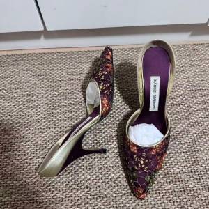 Manolo Blahnik 紫色金蔥刺繡尖頭穆勒鞋