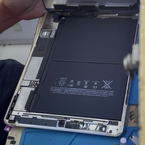Apple iPad Air 2 LTE. 剛換全新電池 WIFI+CELLULAR. 64gb 金色  想交換手機 or ip...