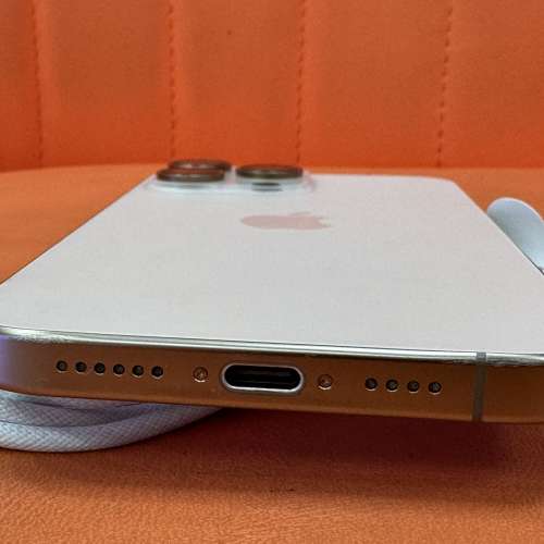 iPhone 16 Pro Max 256GB 沙漠金色