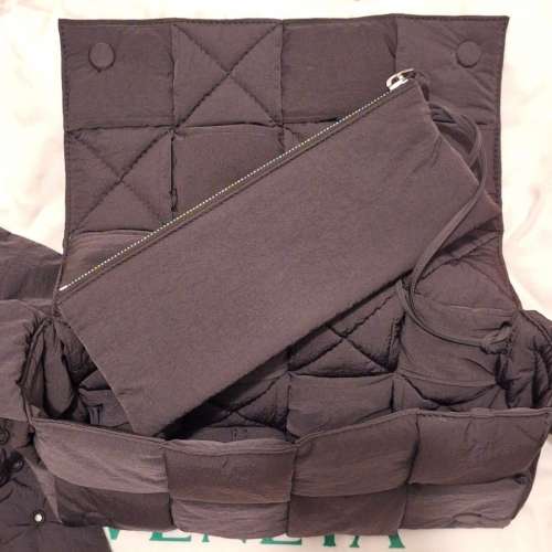 Bottega Veneta Padded Tech Cassette Nylon Black BV 八格 尼龍 銀扣肩背袋 黑色 8格