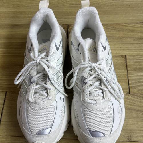 Adidas Shadow Fever 白色