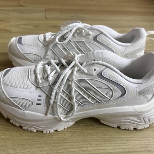 Adidas Shadow Fever 白色