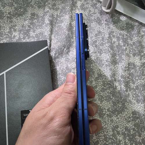 行貨Samsung Fold 7 512gb 藍色