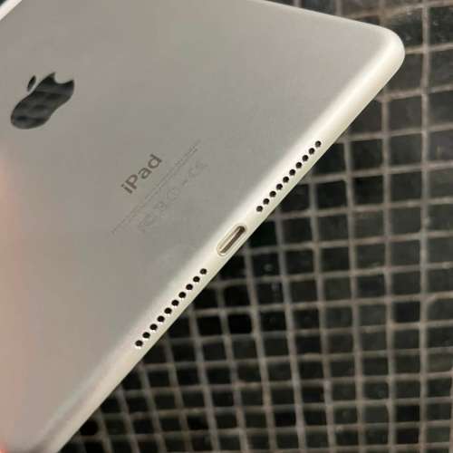 插卡版99新iPad mini 4 128gb 極新，完美冇花，冇修冇拆，電池健康度100（Apple 全...