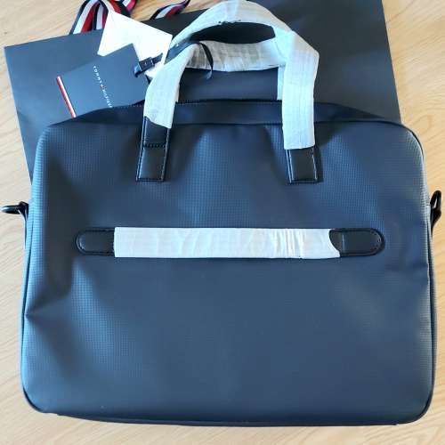 Tommy hilfiger. 公事包斜咩袋