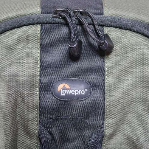 LOWEPRO Flipside 400 AW 98%極新淨. 拉鏈全部暢順. 海棉隔板齊全.