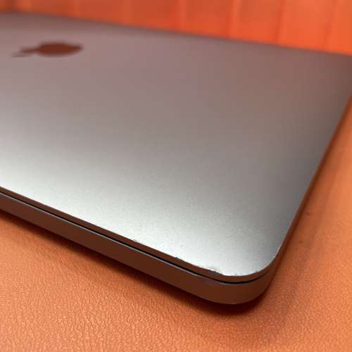 90%New MacBook Pro 13吋 2022年 M2 8+256SSD 太空灰色 香港行貨 電池效能90% 有配...
