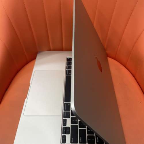 99%New MacBook Air 15吋 2023年 M2 8+256SSD 銀色 香港行貨 電池效能100% 有配件 ...