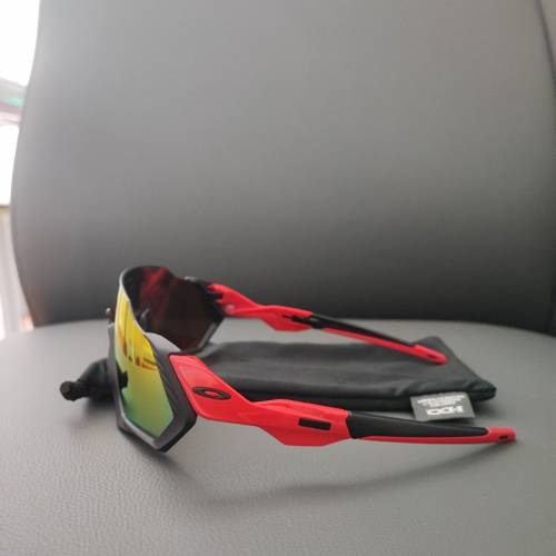 OAKLEY