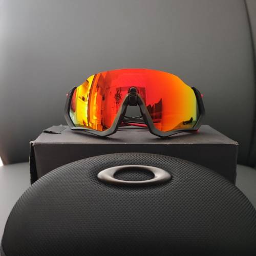 OAKLEY