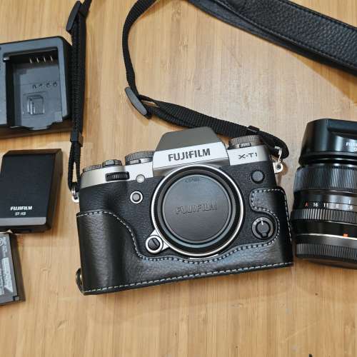 Fujifilm XT1 X-T1 graphite silver +35mm f1.4 + EF-X8 flash