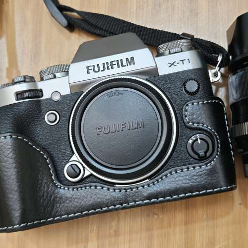 Fujifilm XT1 X-T1 graphite silver +35mm f1.4 + EF-X8 flash