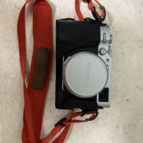 Fujifilm X100VI 銀色