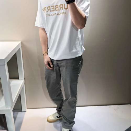 全新BURBERRY LOGO字Tee