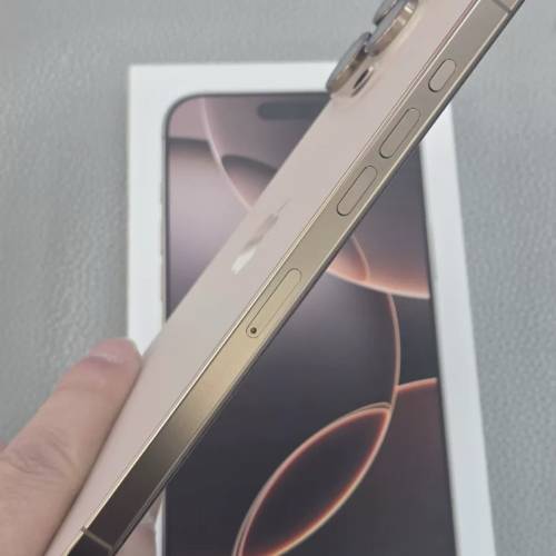 iphone 16 pro max 256 gb。