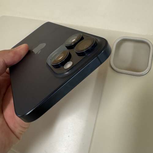 iPhone 15pro max512gb,港行極新，電池健康度84，所有原裝，所有功能正常！