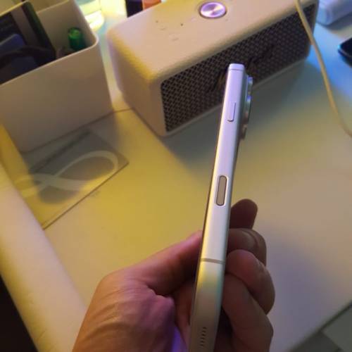 接近全新iPhone 17 pro Max 256 GB 銀色