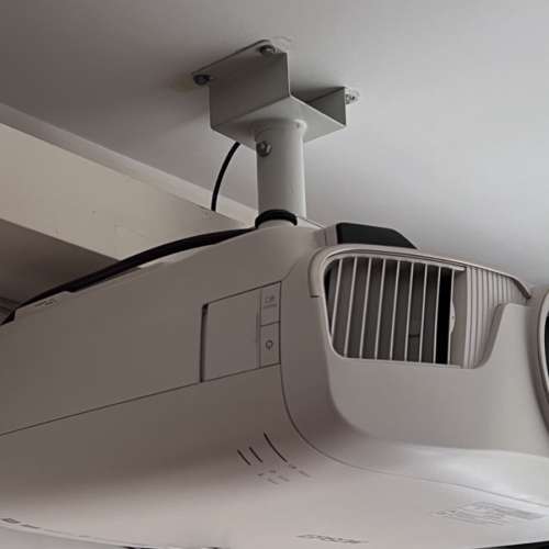 出售 EPSON EH-TW8400 (減價 $5800-> $5300)