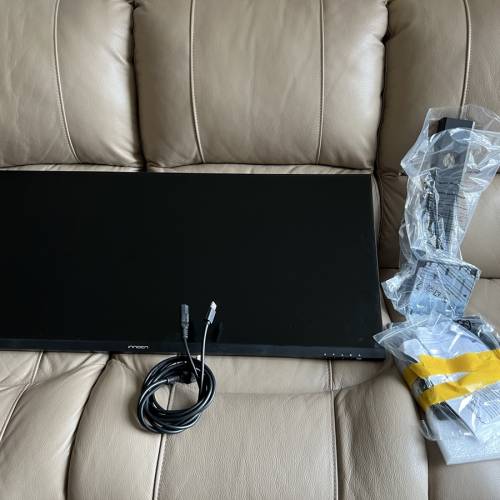 電競屏幕（INNOCN 40&rdquo; IPS 100Hz)