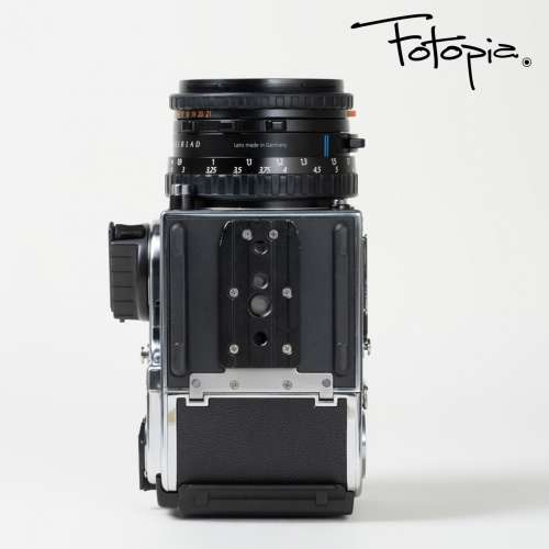|| Hasselblad 503CW - Chrome with Planar CFE 80mm F2.8 T* Blue Striple & A12 ||