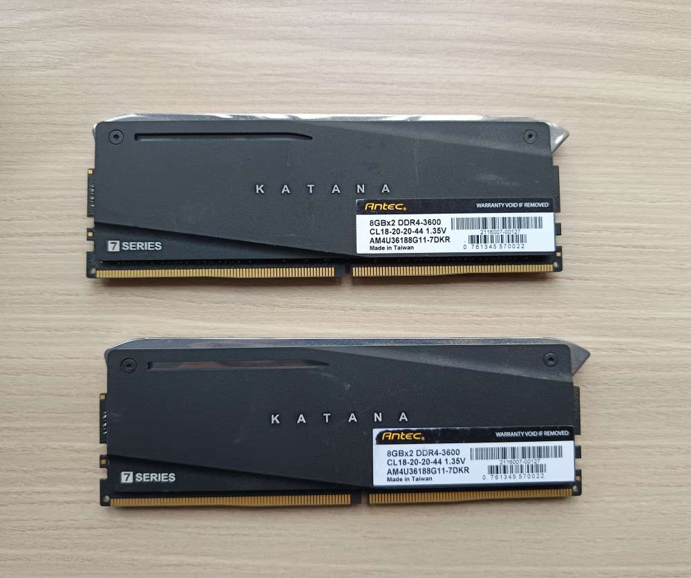 Antec KATANA DDR4-3600 8GBメモリ×2 Antec KATANA DDR4-3600 8GB