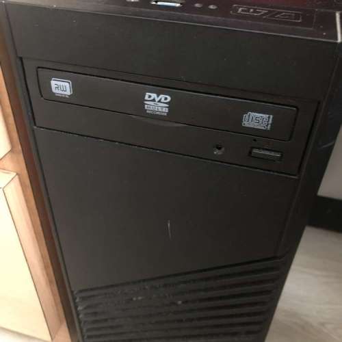 出售： AMD A8 8650 3.2 GHz SSD 60 GB 8 G ram