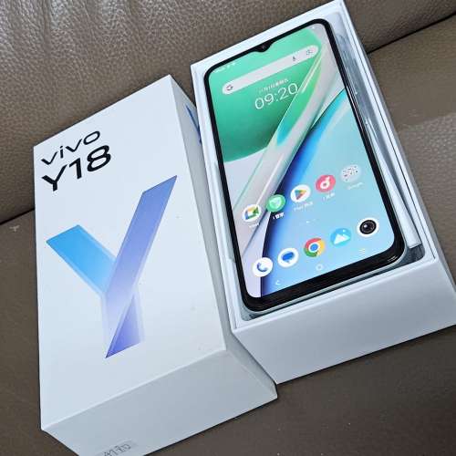 行貨Vivo Y18手機(8 GB+128GB)(有單保用至26年8月底)( 雙卡,指紋解鎖, 防塵/防水)