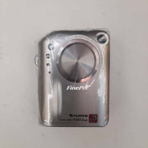 ( 日本製造全新古董) Fujifilm  F601 Zoom Super CCD Camera ( Super-EBC Lens ) ( ...