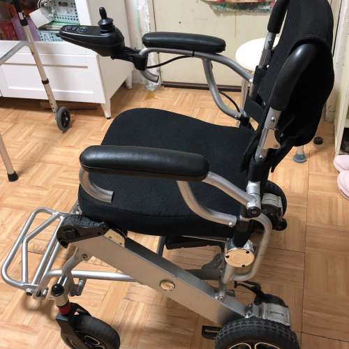 雙電池電動摺疊輪椅, 輔助行車工具， 有充電器 清屋出售 HK$500.00