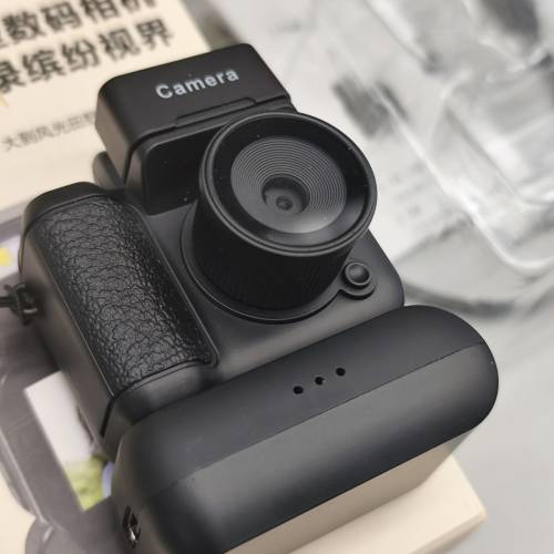 執屋清物 CHUZHAO 迷你復古數碼相機 / 迷你單反數碼相機 每部$150