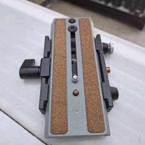 MANFROTTO UNIVERSAL SLIDING PLATE LIKE NEW