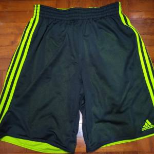 Adidas運動短褲